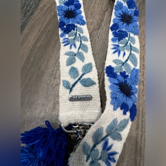 Makantu Purse Strap Handle Sheep Wool Ivory & Blue Floral Tassle Embroidered - Picture 3 of 7